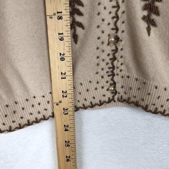 VTG 60s Wool Beaded Cardigan Sweater Women's Sz M Beige Pearl Buttons L/S - Picture 7 of 13